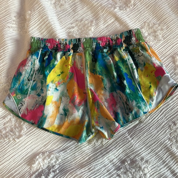 Lululemon hotty hots multi colored size 10 2.5 inch - Picture 2 of 4